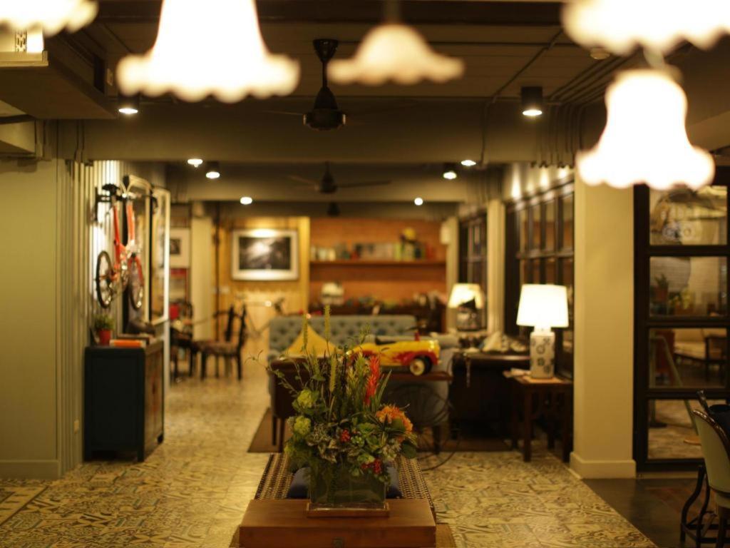 Nandha Hotel Бангкок Экстерьер фото