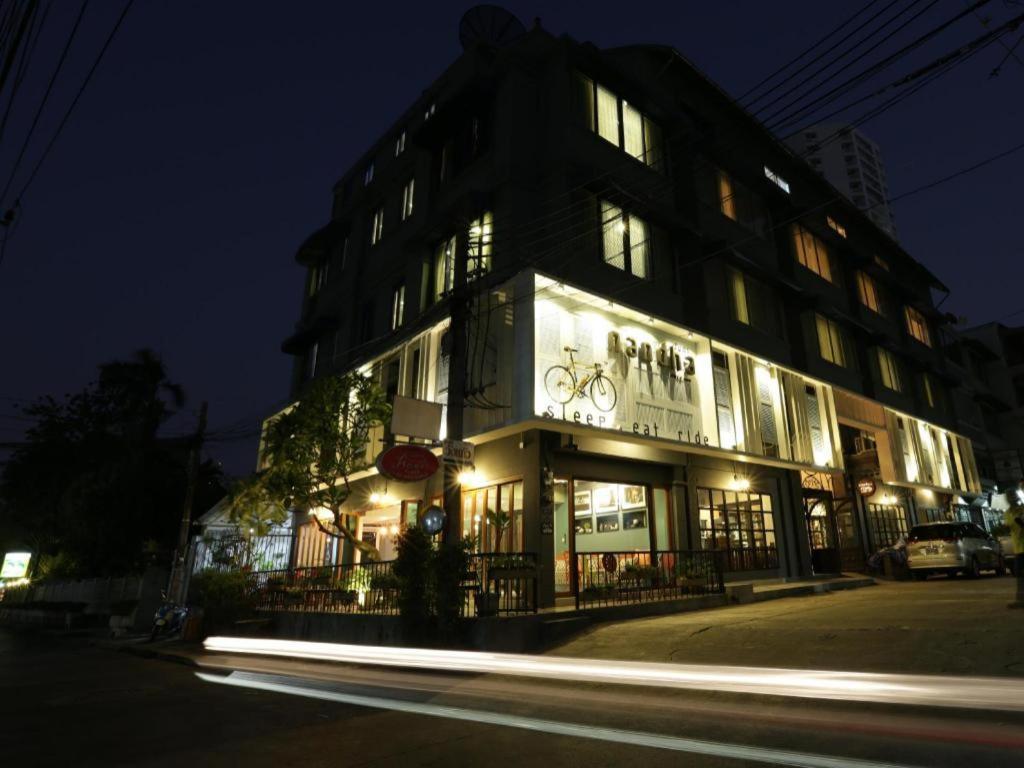 Nandha Hotel Бангкок Экстерьер фото