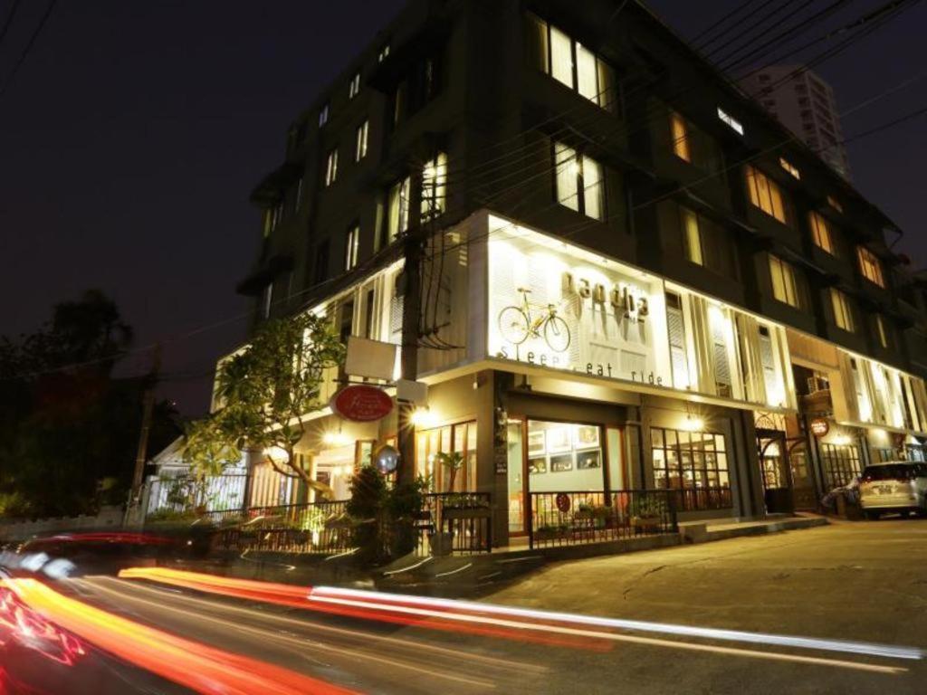 Nandha Hotel Бангкок Экстерьер фото