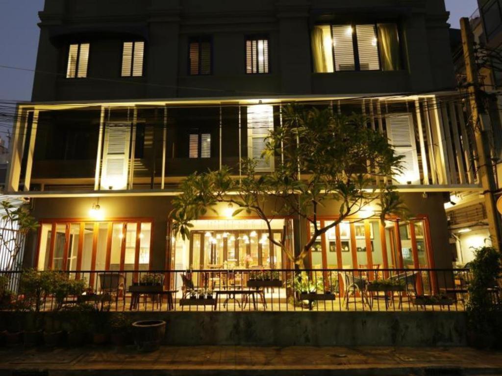 Nandha Hotel Бангкок Экстерьер фото