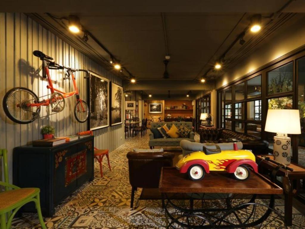 Nandha Hotel Бангкок Экстерьер фото