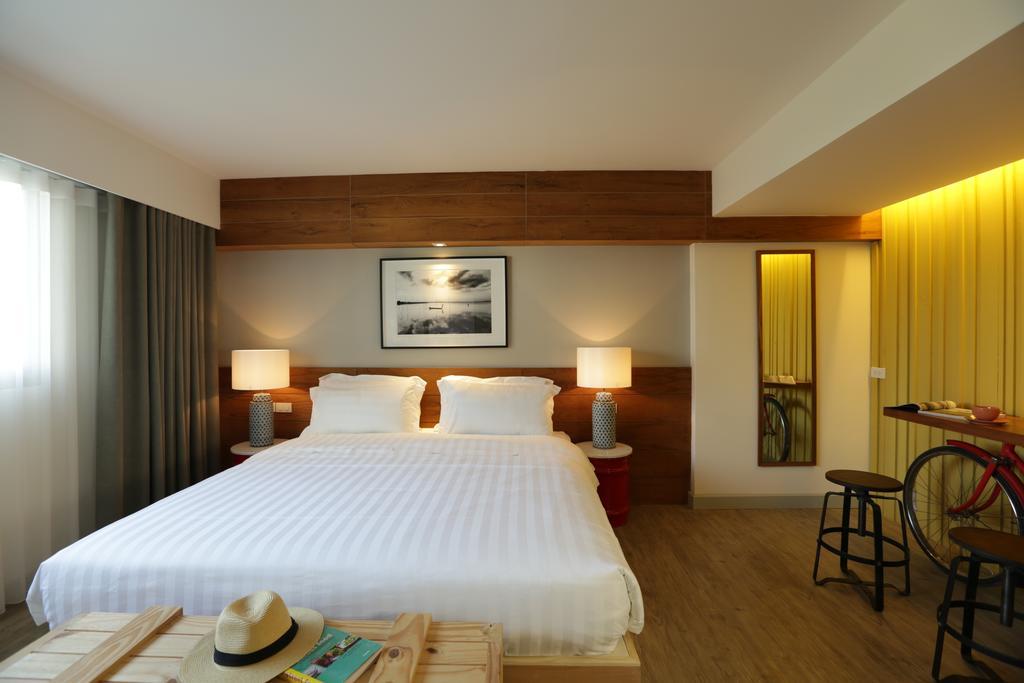 Nandha Hotel Бангкок Экстерьер фото